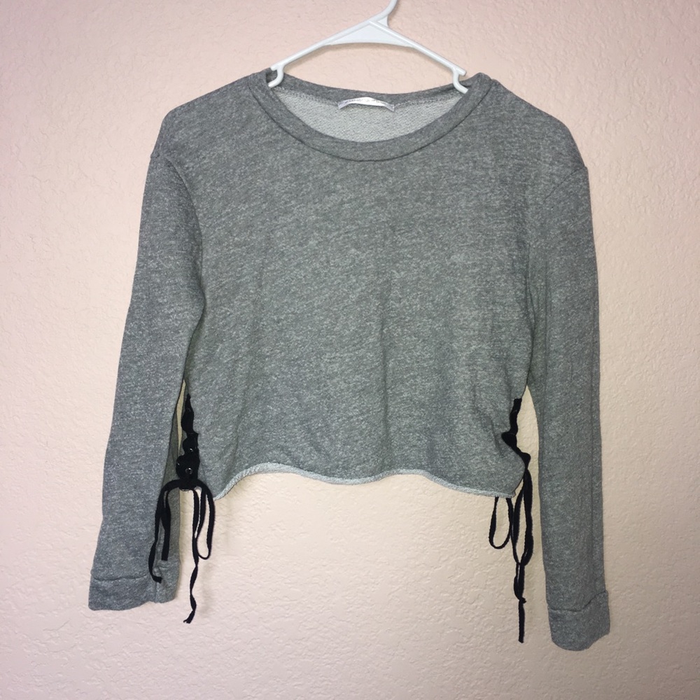 grey cropped sweater 🖤